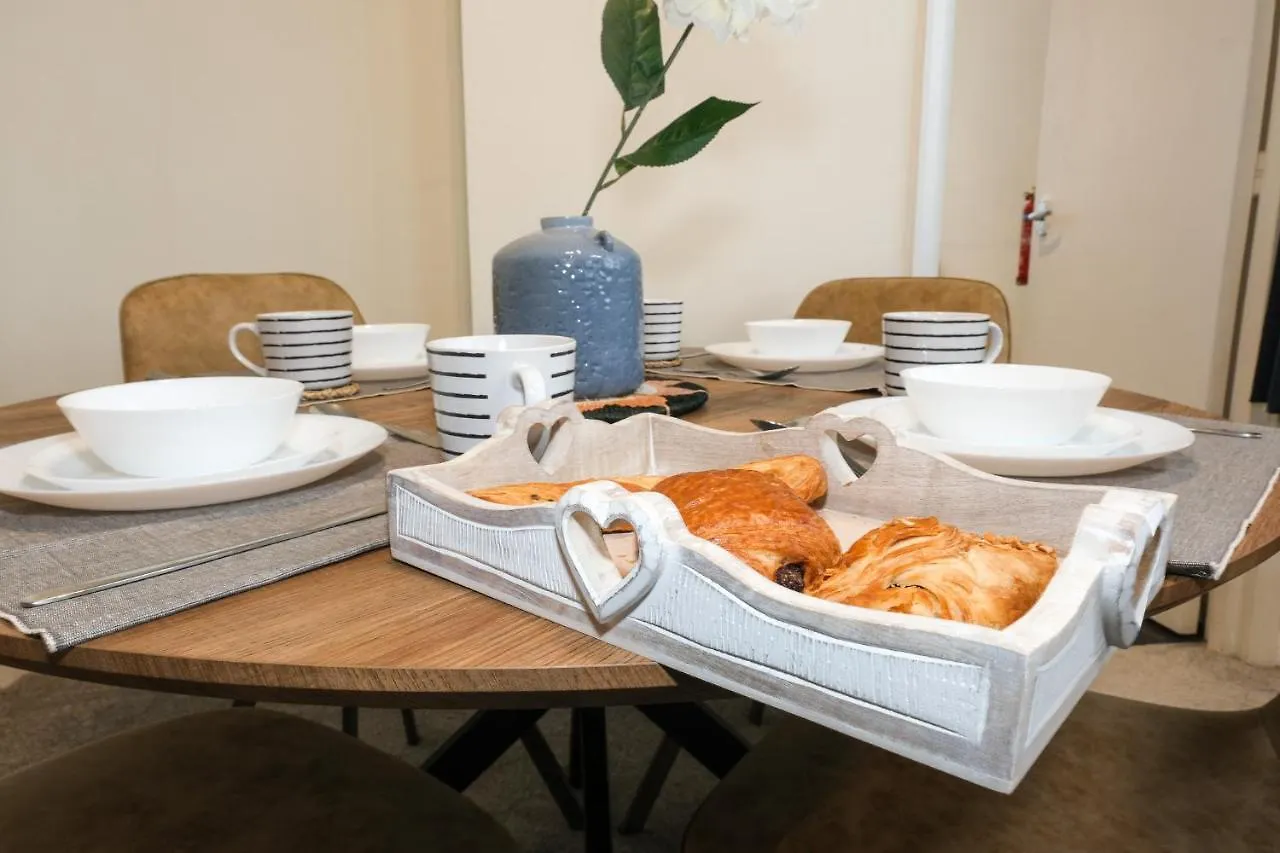 Spacious Apartment - Double And Sofa Bed - Wonderful Pavilion Views Brighton