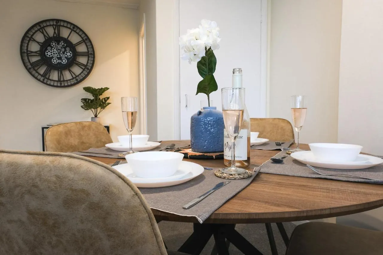Spacious Apartment - Double And Sofa Bed - Wonderful Pavilion Views Brighton
